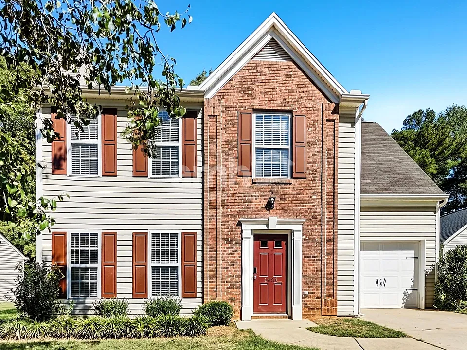 1421 Juniper Hills Ln