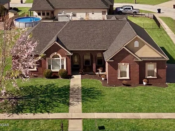 1026 Chesterfield Dr, Webb City, MO 64870