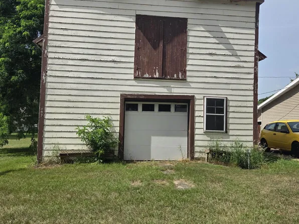447 N River St, Endeavor, WI 53930
