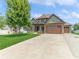7725 Ashley Pl, Johnston, IA 50131