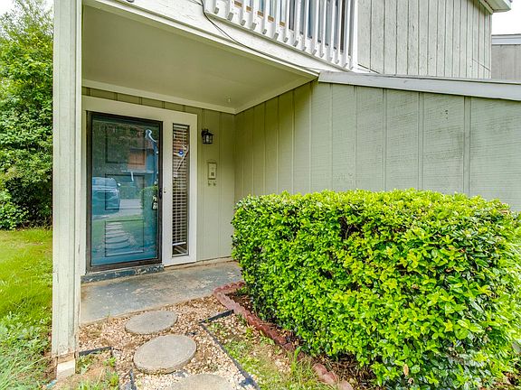 2nd image of 153 Wood Ct