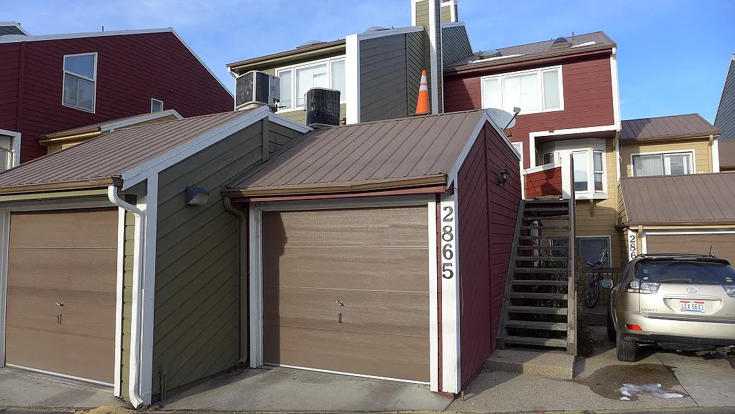 3 bed, 2.5 bath, 1832 sqft, $4,200 — Photo 1