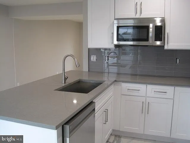 110 Villa Capri Cir — Photo 10