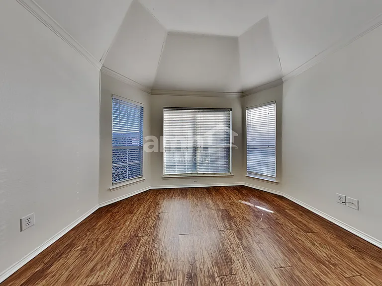 4820 Davy Crockett Trl — Photo 9