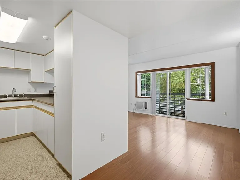 West Park Place — Photo 24