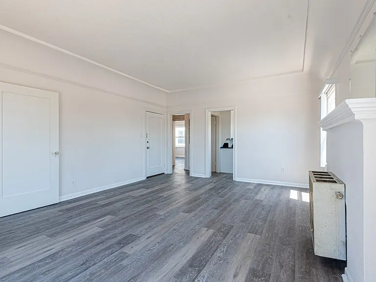 4915 S San Vicente Blvd #2 — Photo 1