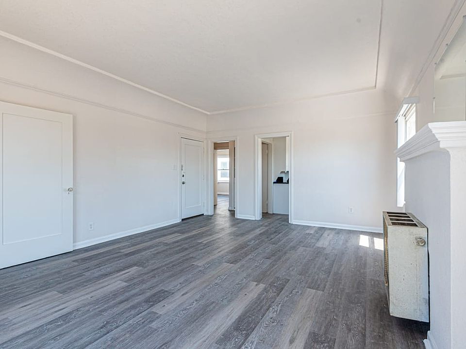 1st image of 4915 S San Vicente Blvd #2