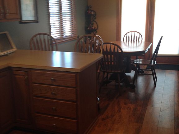 5th image of 5 Redwood Dr