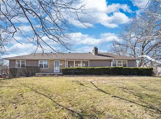 1342 Lake Rd, Liberty, MO 64068