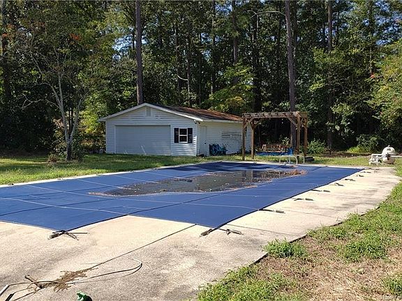 191 Castle Rd Lumberton Nc 28358 Mls 642731 Zillow