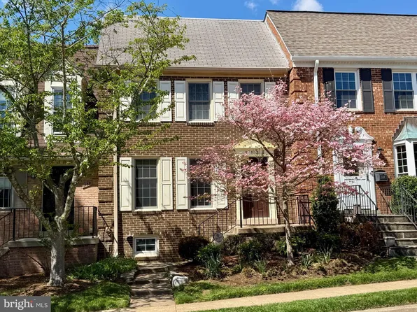 1136 Pine Hill Rd, Mc Lean, VA 22101