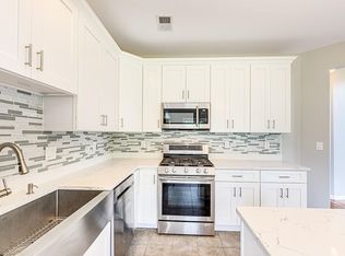 7 Spy Glass Ct, Monroe Township, NJ 08831