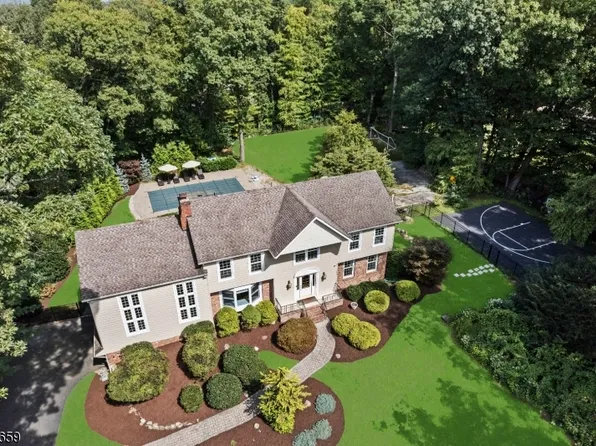 3 Denise Dr, Kinnelon Boro, NJ 07405