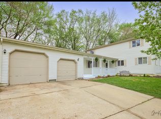 518 W Broadway St, McHenry, IL 60051