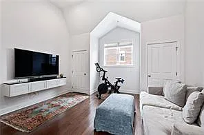 4059 Saint Johns Way — Photo 20