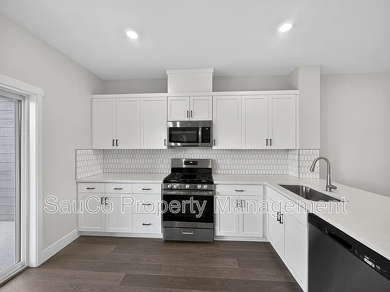 7513 NW Eleanor Ave — Photo 8