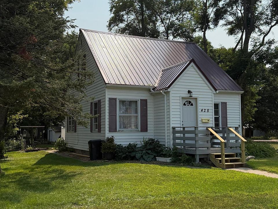 1st image of 428 E Rooney Ave