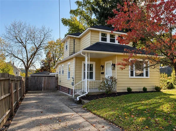 100 Perry St, Struthers, OH 44471