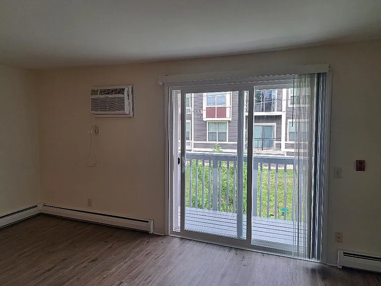 570 S Perry Pkwy #7 — Photo 8