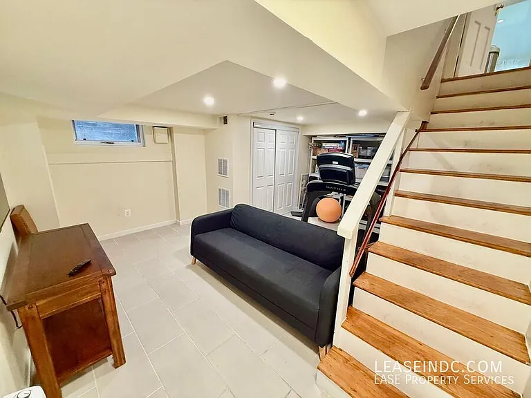 4825 Butterworth Pl NW — Photo 29