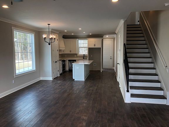 5th image of 504 Shreve Oak Cir