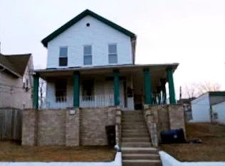 279 Raymond St #1R, Elgin, IL 60120