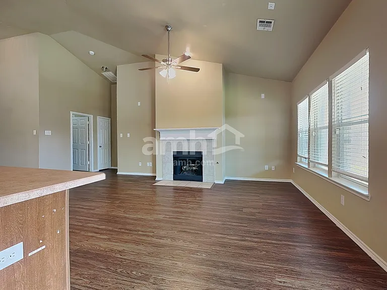 9000 Stone Mill Ln — Photo 6