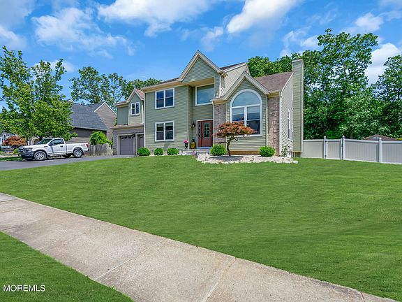 4th image of 1445 Golden Hemlock Way