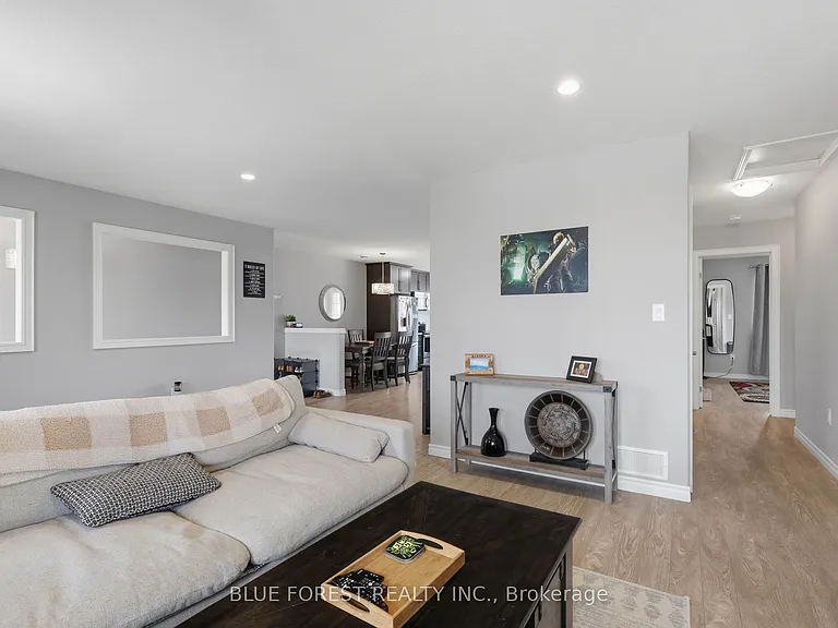 3320 Meadowgate Blvd #124 — Photo 6