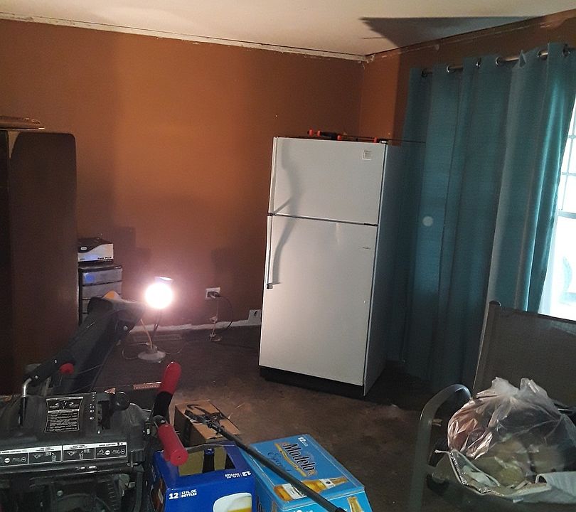 2nd image of 310 Somonauk St