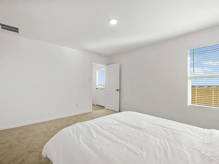1527 Tiptop Mdw — Photo 10