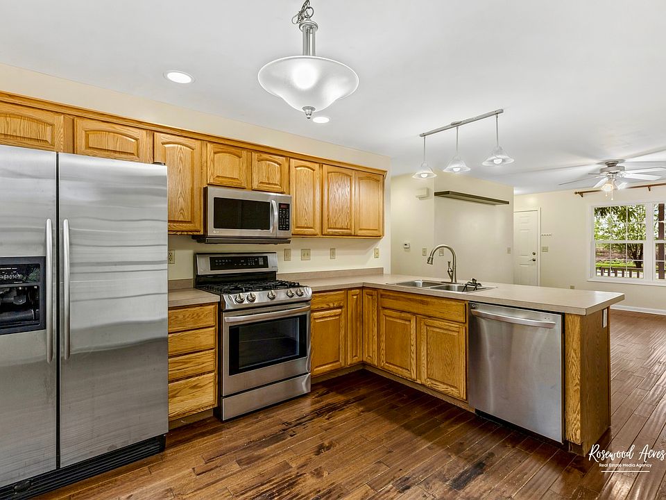 310 E 3rd St, Aroma Park, IL 60910 Zillow