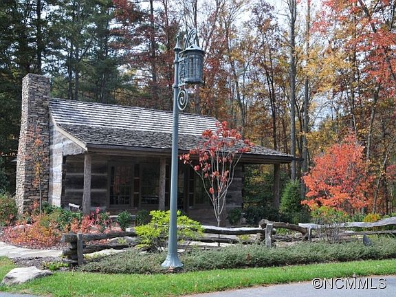 4th image of 31 Mirehouse Run