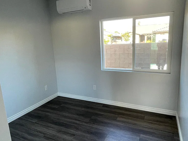 Rooms 11ft x10ft. 110sqft