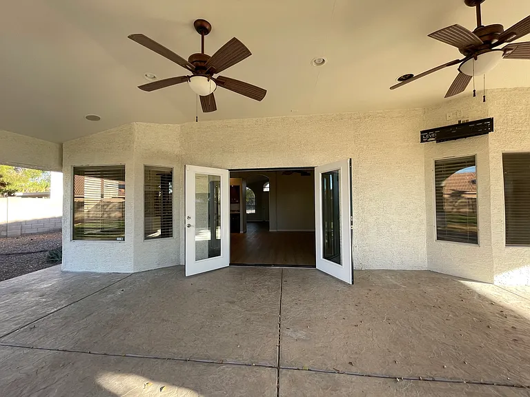 742 N Slate St — Photo 9