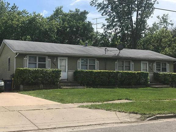 2nd image of 1020 33rd St SE