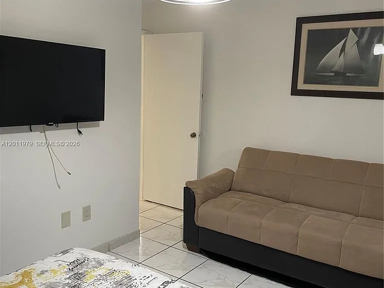 1621 Collins Ave #707 — Photo 17