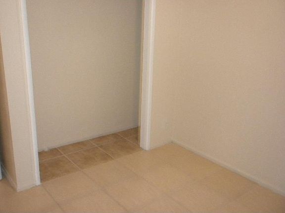 MBR- Closet