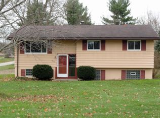 3150 Queen Rd, Ravenna, OH 44266