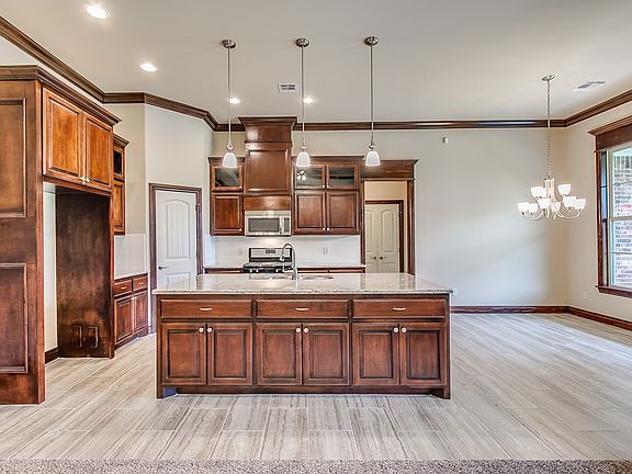 4th image of 2600 Coles Creek Ln