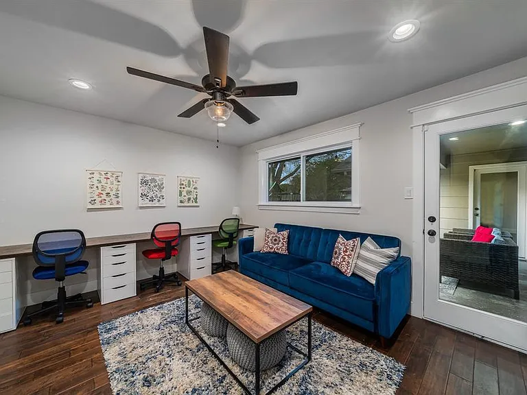 1601 Windsong Trl — Photo 25
