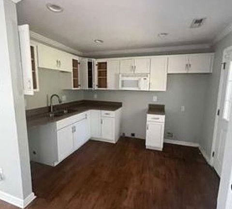 4th image of 834 Shem Creek Cir