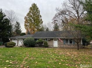 12 Dana Cir, Edison, NJ 08820