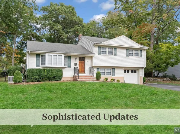 56 Rodger Ct, Wyckoff, NJ 07481