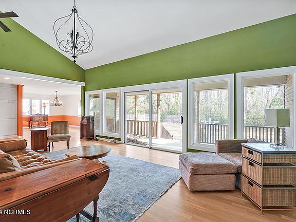 5th image of 212 Bennington Place