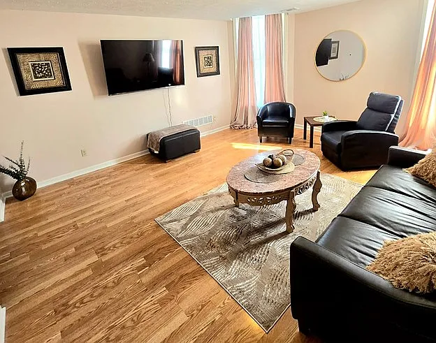 2 bed, 1500 sqft, $1,550 — Photo 4