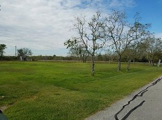 102 Leisure Ln, Alvin, TX 77511