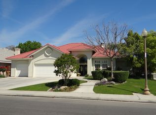 10400 Within Heights Dr, Bakersfield, CA 93311