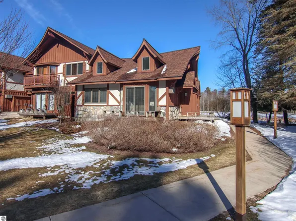 7825-450 451 Washtenaw Dr, Thompsonville, MI 49683