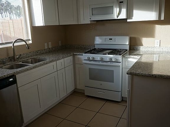 4th image of 28661 Calle Del Lago APT B